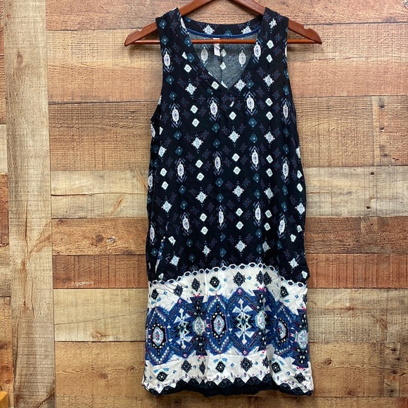 Xhilaration Dresses & Skirts - Super Cute Xhilaration Dress With Pockets